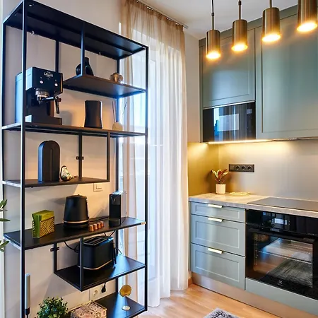 Golden Bard * بودابست